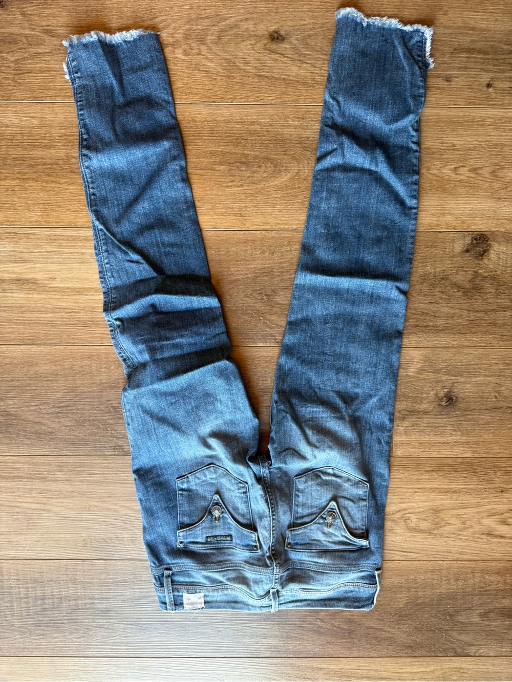 Hudson Jeans Distressed Ankle Crop in Medium Blue - Picture 6 of 7
